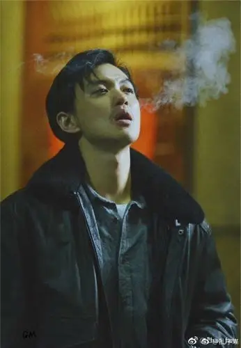 其实前线君觉得周一围抽烟也超帅嘤嘤相信大家在看电影时候肯定被