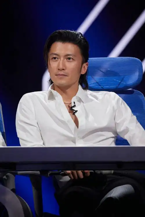 谢霆锋今天是锋味派