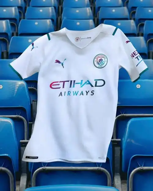 曼城202122赛季客场球衣