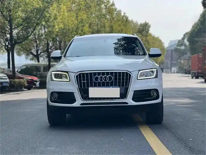 17款奥迪q5,40tfsi技术型,实表8万公里,配置多多:19寸轮毂,电尾,一