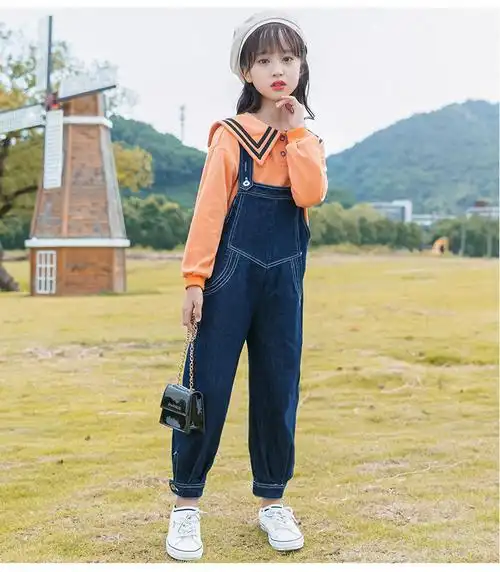 女童背带裤套装春秋新款洋气宽松新款时髦中大童可爱小学生两件套黄色