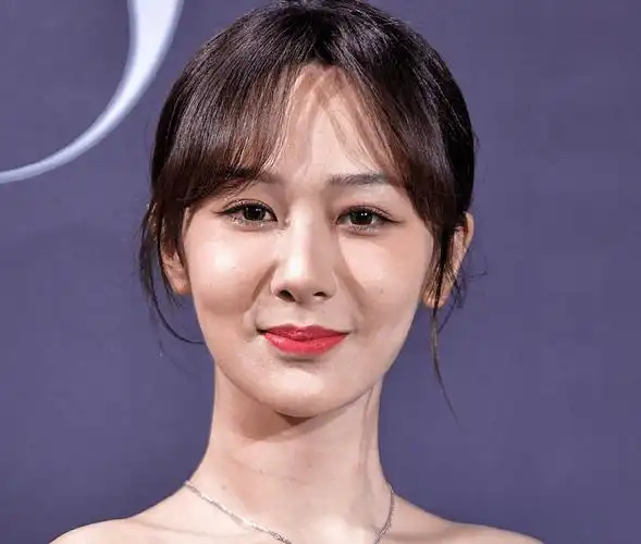 真实!明星大量未修图曝光,热巴毛孔粗大,杨幂皮肤松垮