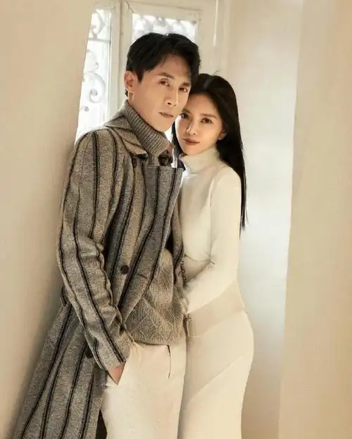 杜淳老婆公开素人时期照片,再婚后面相变好,获赞越来越纯真漂亮|王灿