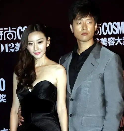 唐一菲嫁给二婚凌潇肃在卑微中求幸福不追求完美婚姻