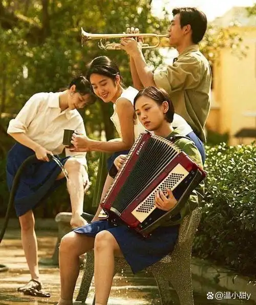 每个人都有属于自己的《芳华》小甜看电影计划看1000部电影