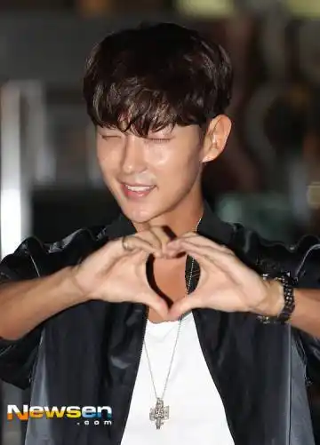 【李准基】偶吧笑得好甜