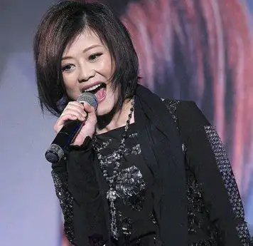 女歌手何静的老公是谁 何静国庆节嫁给男歌手朱笑冬