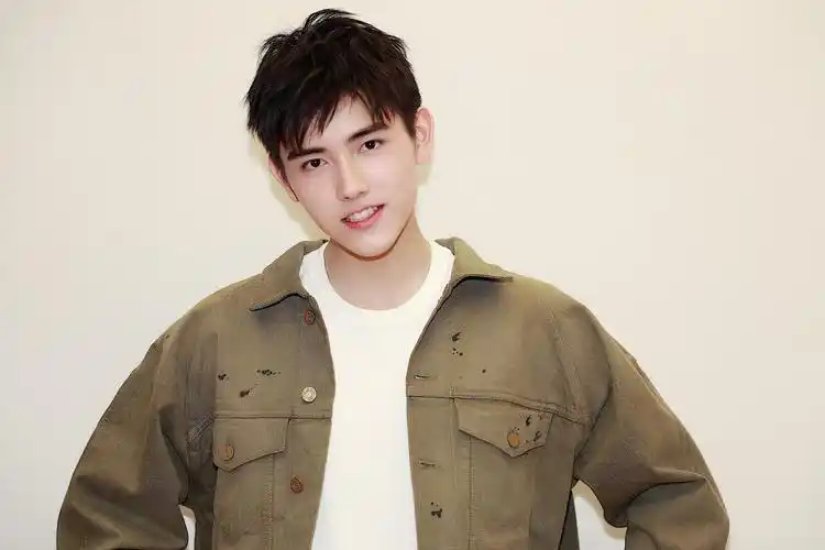 陈飞宇被曝遭女方老公捉奸在床,陈红想花200万买断遭拒绝