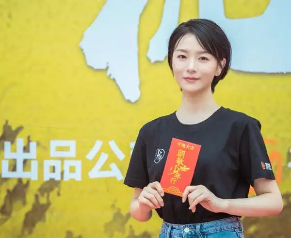 苏梦迪生活照和写真图