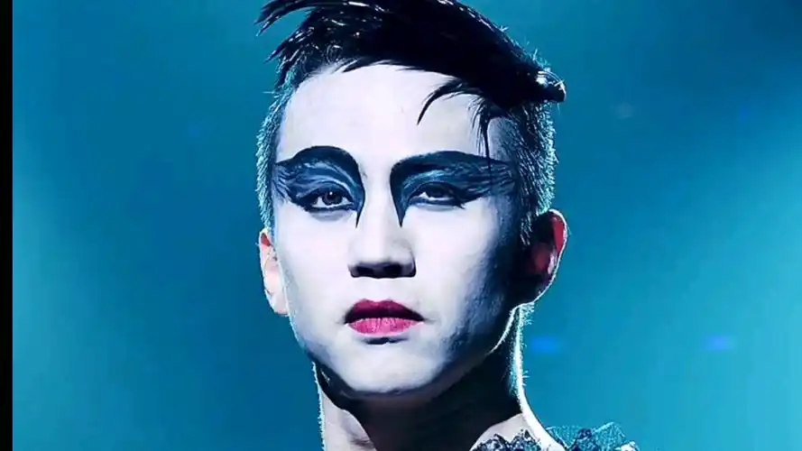 "分手大师 邓超果然是当之无愧的分手大师,全能型选手,这表演搞笑起来