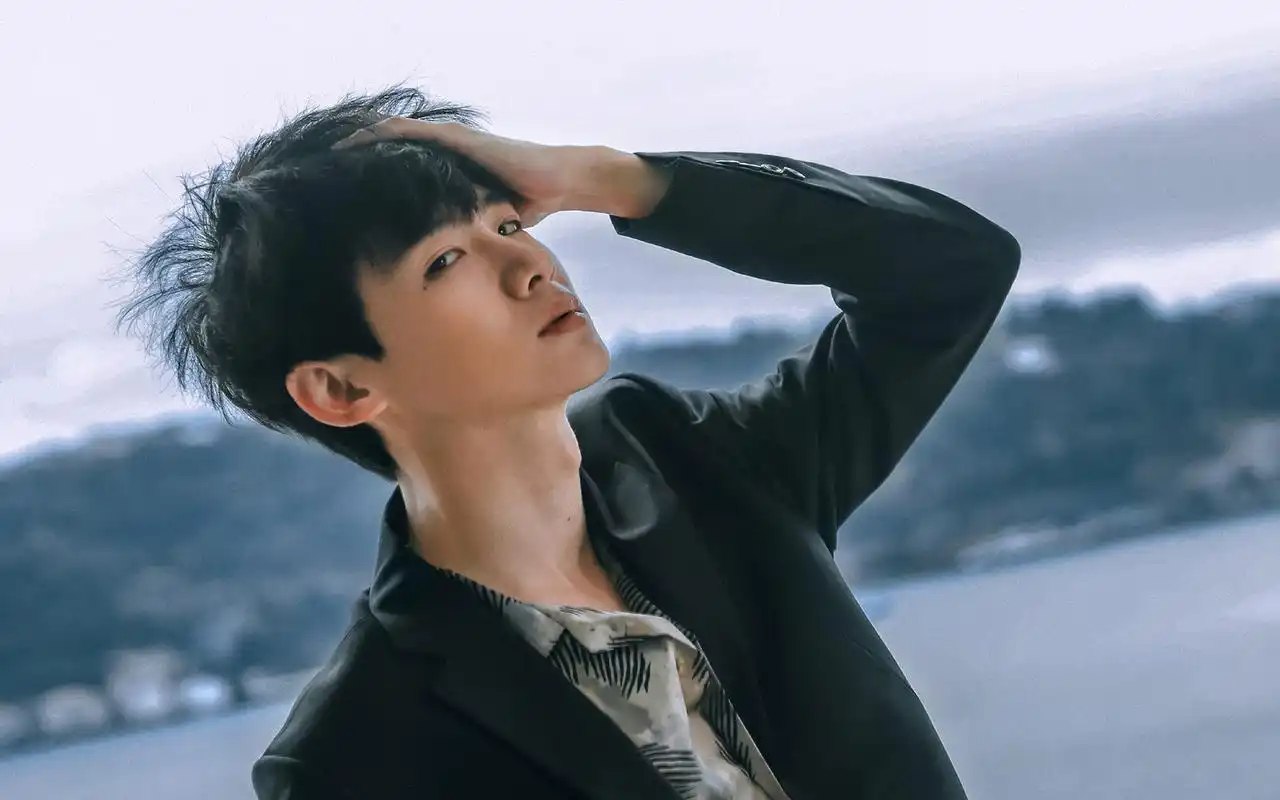 白敬亭高清帅气写真电脑桌面壁纸图片