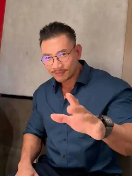 男人穿正装的重要性#鹿晨辉  #健身bd鹿晨辉的微博视频