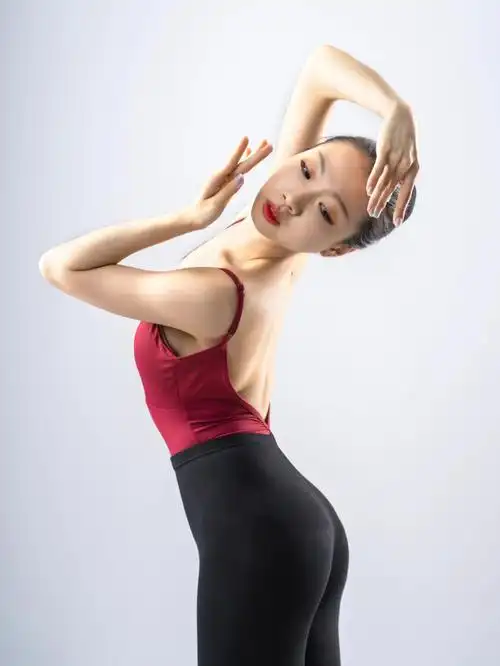 舞蹈摄影经典黑红配体操服怎么拍