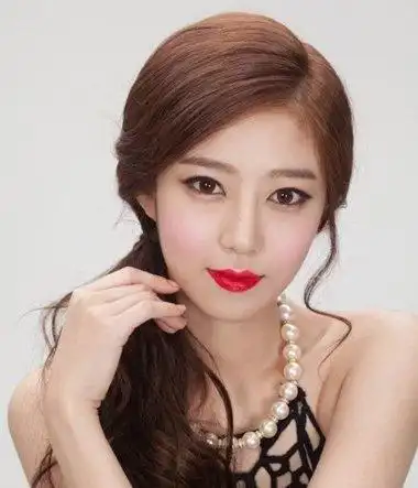 韩国头发头顶蓬松扎法 扎蓬松头发的简易方法_发型师姐