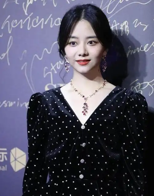 事实证明,33岁的"国民闺女"谭松韵,走上了另一条道路|宋丹丹|刘昊然