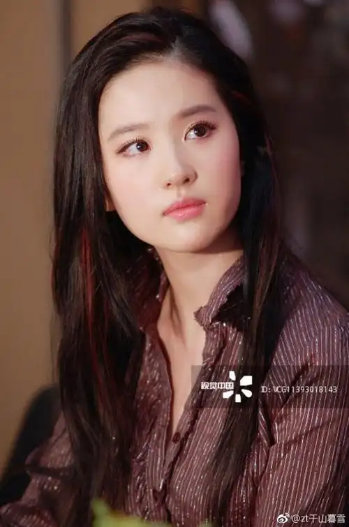 刘亦菲 2008年5月30日,北京,时尚杂志《时尚芭莎》"bazaar明星慈善夜"