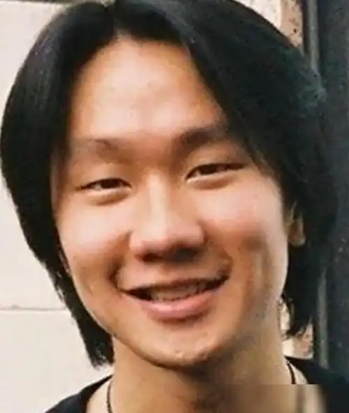 林俊杰太在意自己的额头了连露个额头也要将脸搞成卡通样才安心