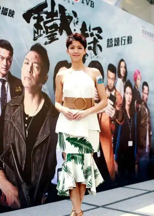 蔡思贝靓丽出席《铁探》宣传,好感动自己的努力终于有人看得到!