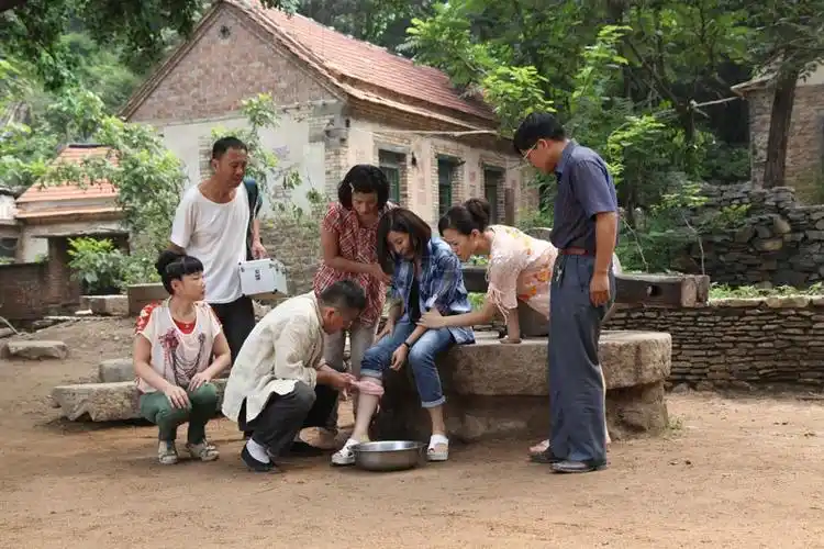 144周冰被狗咬了(摄影记者: )