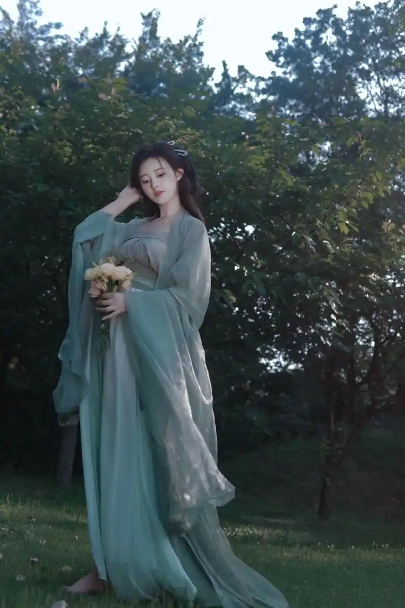 汉服拍照姿势分享	|清冷风拍摄建议