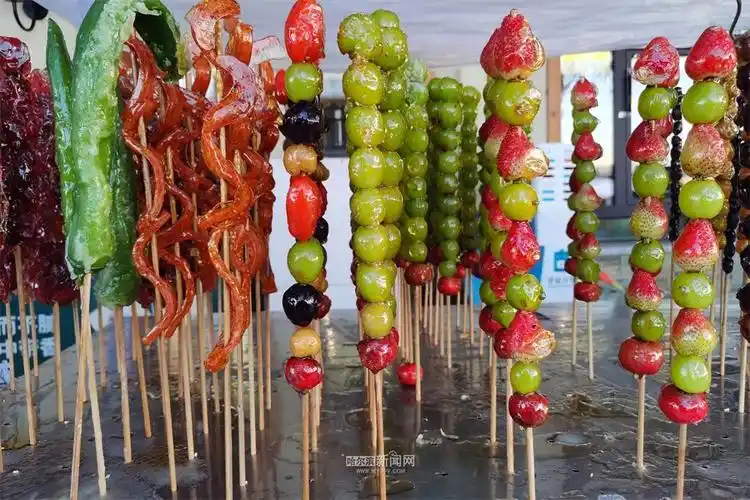 万物皆可冰糖葫芦丨冰糖帝王蟹,冰糖龙虾,创意冰糖葫芦吸游客
