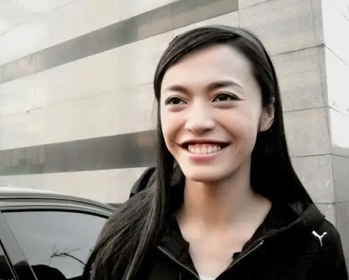 姚晨晒近照,不见大嘴巴,网友:缩唇手术成功?_明星