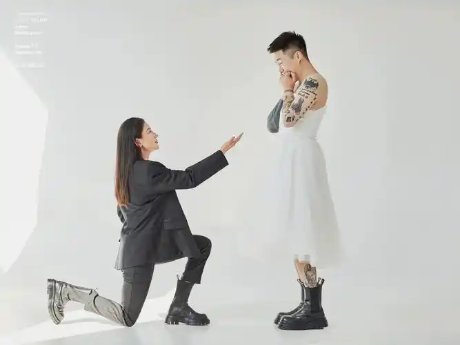 大连婚纱照  #大连旅拍  #大连摄影工作室男生说他也想穿婚纱他说