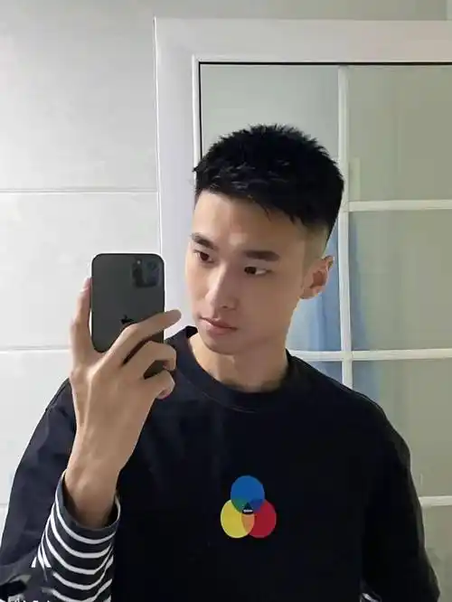 不知道想剪什么发型的男生,不妨试试这9款短发!