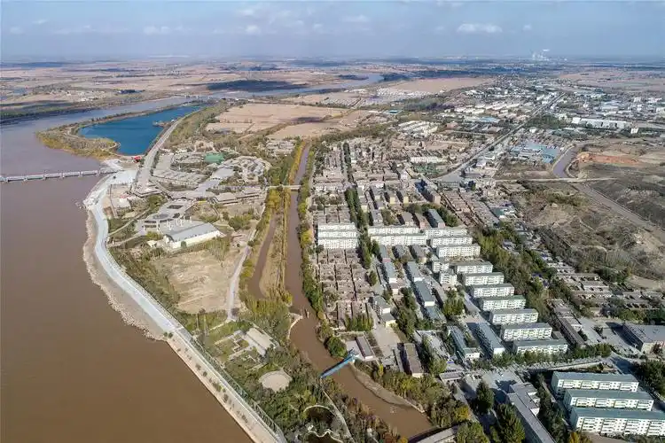 黄河两岸是我家航拍青铜峡镇