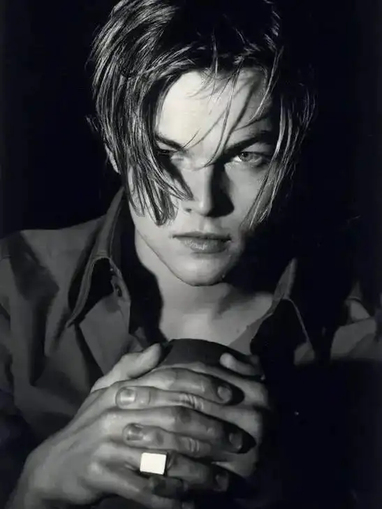 让我们重拾小李子年轻时的动人颜值 - 抖音