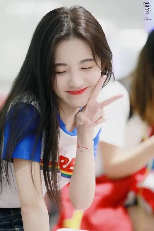 可萌可爆炸的鞠婧祎小鞠笑起来居然是这样子的