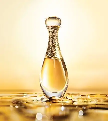 dior迪奥真我香水系列 : 全新真我广告大片是一趟触动感官的旅程,亦是