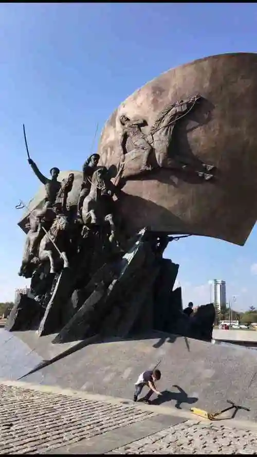 打分 俄罗斯莫斯科二战胜利纪念日广场上的雕塑