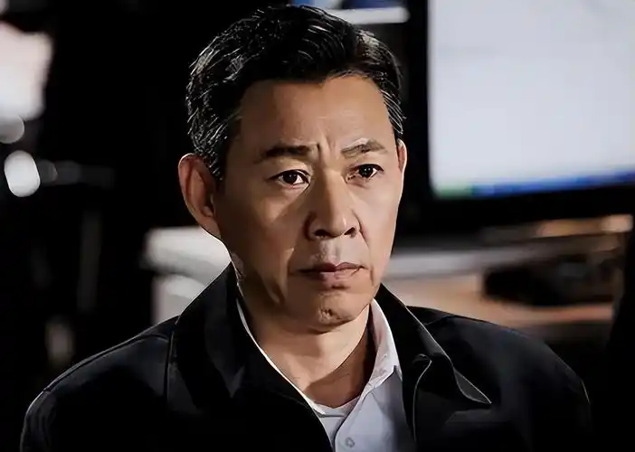 最根本的原因在于他对儿子的冷漠,以及对待两任妻子的不同态度.