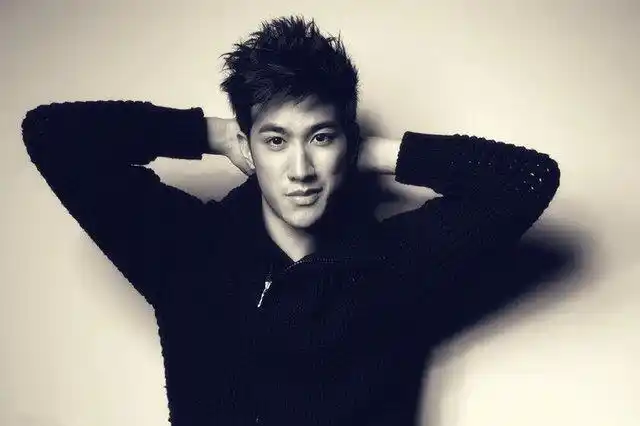 明明是高富帅这位混血男神李治廷却偏要走实力路线