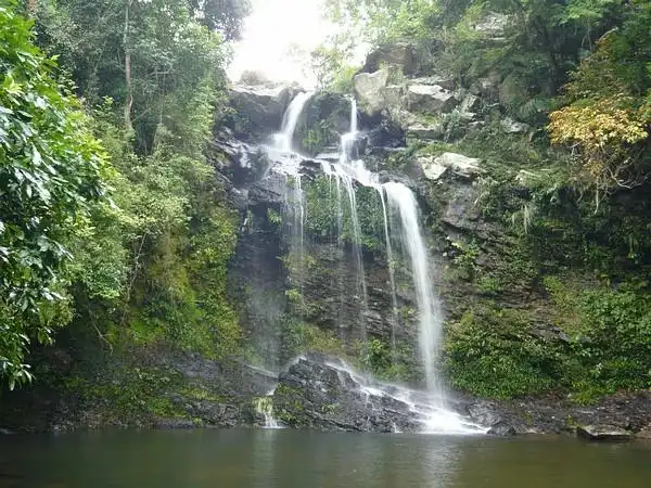 新娘潭瀑布,因为前两天下了大雨,所以山里的瀑布特别美