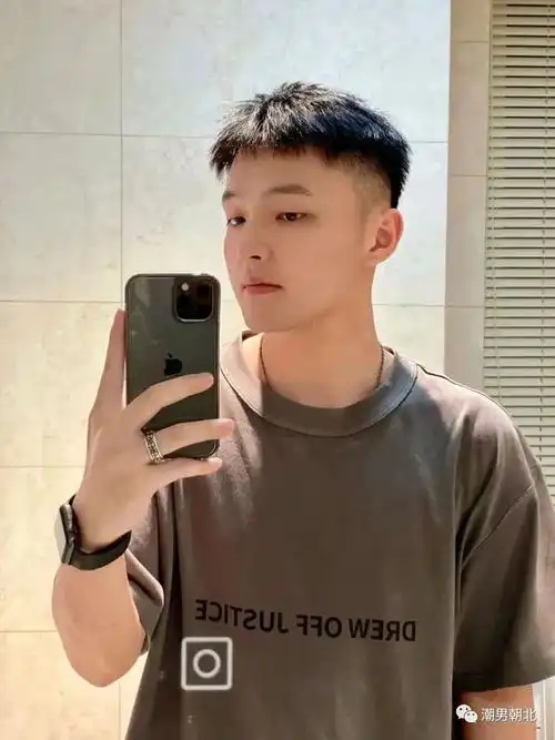 第1款:短碎盖发型