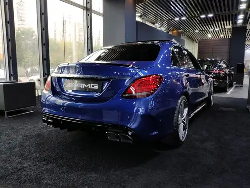 奔驰c63 amg 宝石蓝/黑内 现车优惠10万元