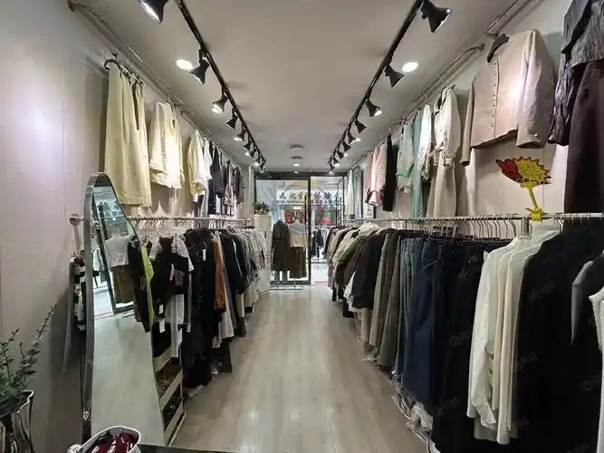 【6图】(旺铺网)国购老乡鸡东30平女装店,宿州埇桥百货大楼陆小姐商铺