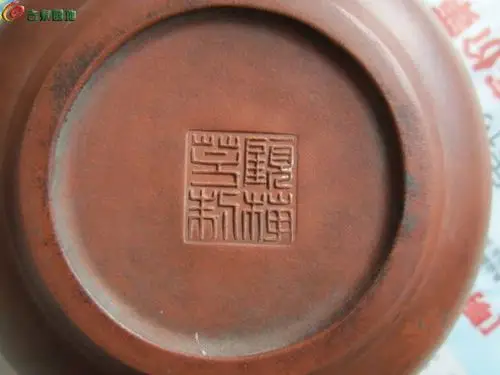 2014-07-01 08:45  最佳答案 您的这一把紫砂壶,底款是篆书"顾梅芳制