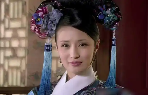 甄嬛传:欣贵人不得宠为何能活到最后?原来从这细节就能看出答案