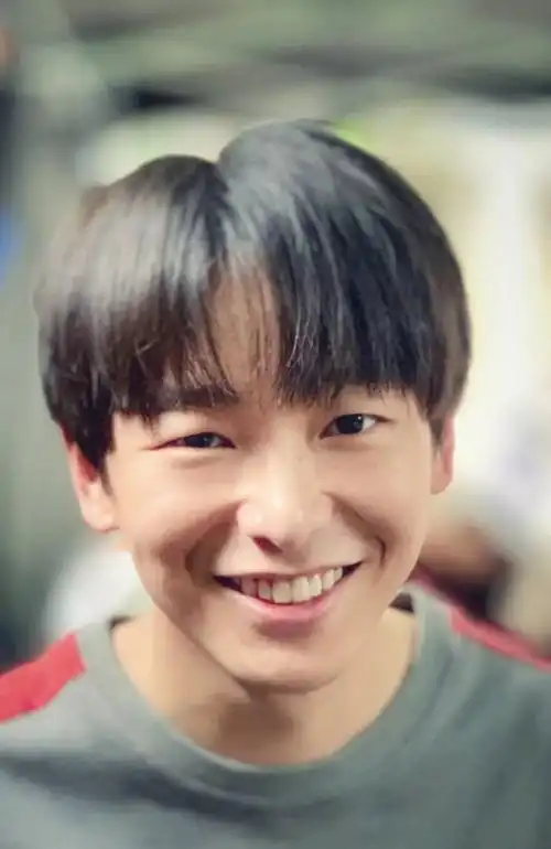 彭昱畅被自己的胖惊到了立誓此后只吃一碗饭何老师却在线拆台