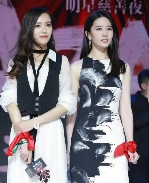 女明星们的同框照片,热巴看起来比杨幂老,baby合照有心机 - 360娱乐,