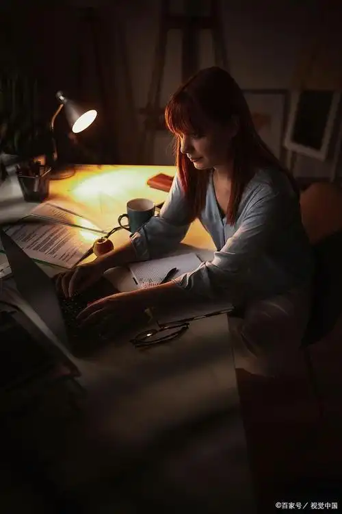 夜晚是安静的,专属于一个人的,全然没有琐事的打扰,也没有过多的嘈杂