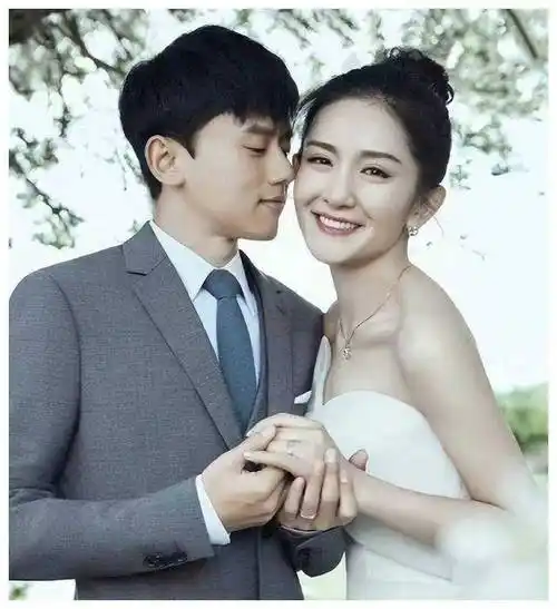 张杰谢娜幸福庆生,双胞胎女儿6岁,全家幸福感爆棚!