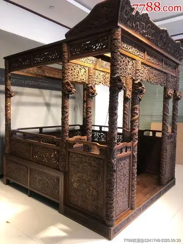 黄花梨拔步架子床