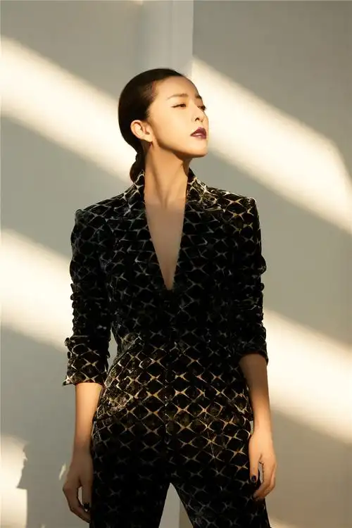 p>黄小蕾,1981年5月18日出生于重庆市万州区,中国内地女演员,主持人.