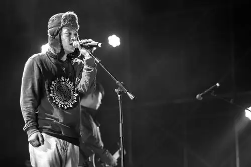 痛仰乐队 miserable faith