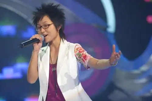 组图:超级女声总决选5进3精彩现场(9)