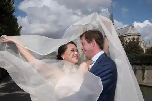 大21岁前夫肝癌去世42岁高龄生二胎55岁宋佳二婚嫁比利时帅哥